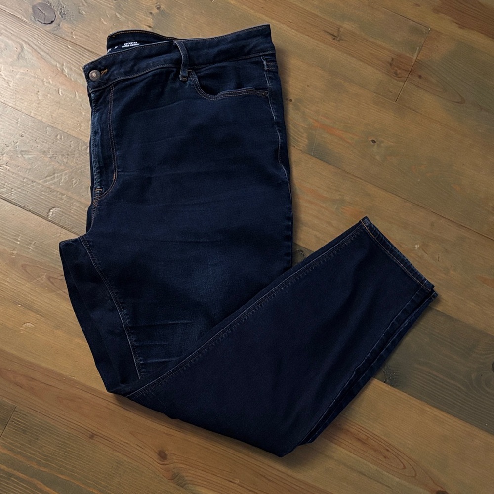 Old Navy Rockstar super skinny flat waist 21” rise 10.5” inseam 27”